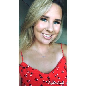 Meet your Posher, Caroline